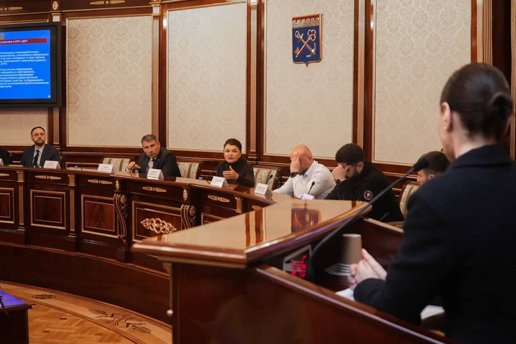 На заседании Общественной Палаты Ленинградской области обсудили формирование земельных участков для участников СВО