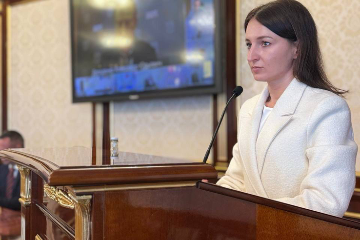 На аппаратном заседании руководитель КУГИ Марина Тоноян подробно осветила подготовку к предстоящей кадастровой оценке земельных участков, которая пройдёт в 2026 году