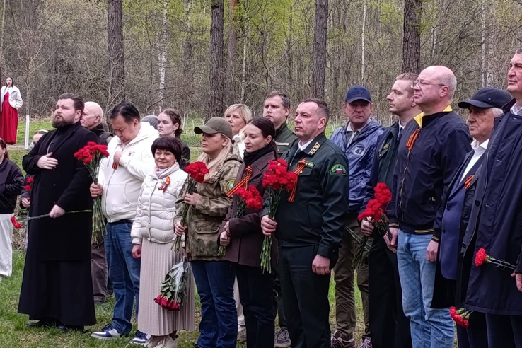 В посёлке имени Свердлова снова зацвёл «Сад Памяти»